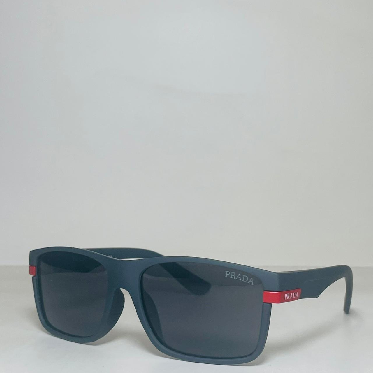 Prada (Polarised)